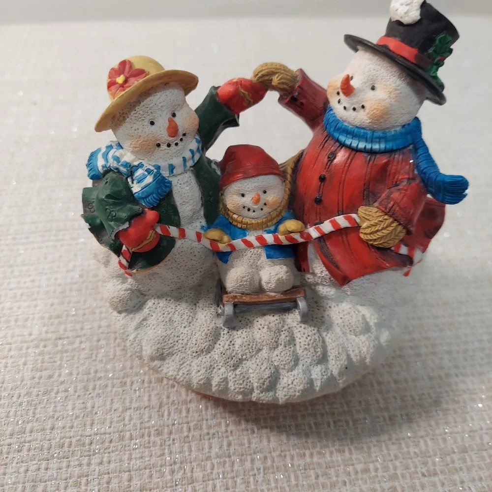 Vintage Snowman Family Jar Topper Christmas Decor Holiday Sledding 4.5 Inch‎